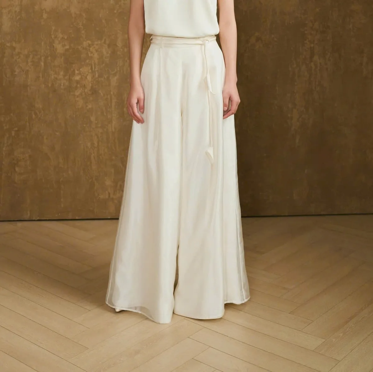 กางเกง Luminous Ease Trousers